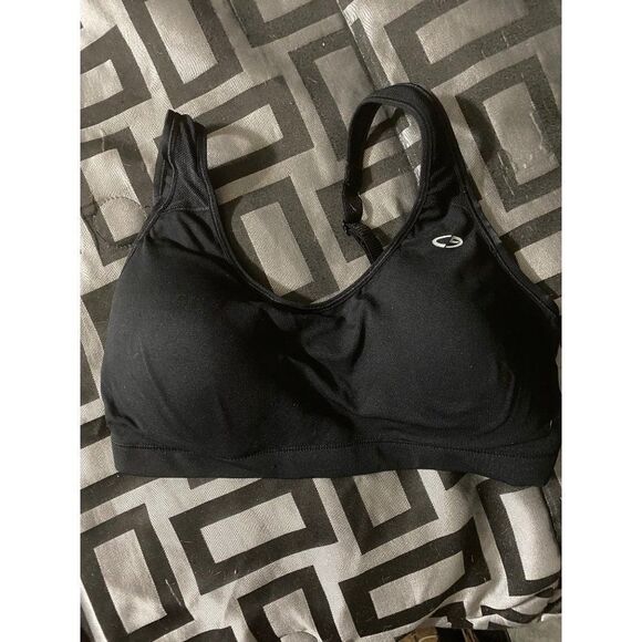 Black sports bra with adjustable straps and clasps - Picture 1 of 6